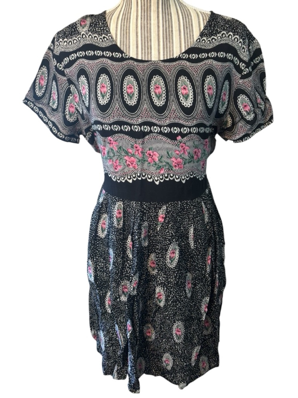 Vintage Dress Medium Just in Thyme Ltd Black Pink Floral White Short Sleev Mini